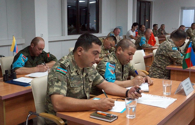 Artilleriyaçılarımız Ermənistanın da qatıldığı yarışda uğurla iştirak edir — FOTOLAR Artilleriyaçılarımız Ermənistanın da qatıldığı yarışda uğurla iştirak edir — FOTOLAR