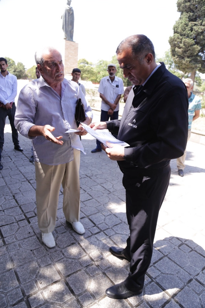Lənkəranda vətəndaşlarla görüş keçirildi, ünvanlanan suallar cavablandırıldı — FOTOLAR Lənkəranda vətəndaşlarla görüş keçirildi, ünvanlanan suallar cavablandırıldı — FOTOLAR