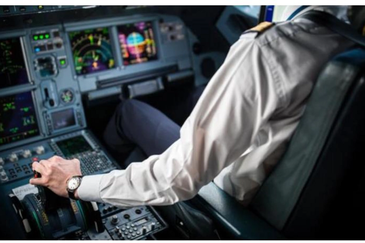 Təyyarə hava olarkən hər iki pilot yatdı və...