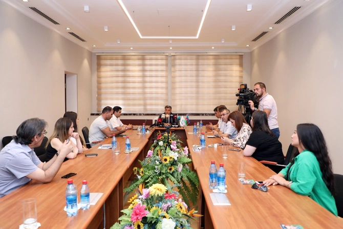 Baş direktor: “Yanğınlar 9 kəndi qazsız qoyub” (FOTOLAR) Baş direktor: “Yanğınlar 9 kəndi qazsız qoyub” (FOTOLAR)