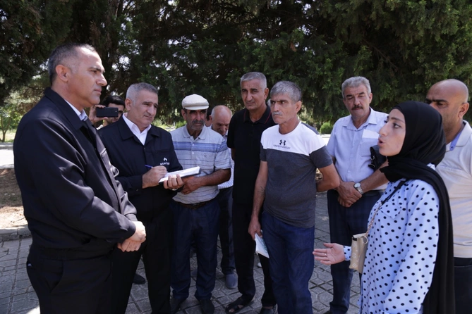 Lənkəranda vətəndaşlarla görüş keçirildi, ünvanlanan suallar cavablandırıldı — FOTOLAR Lənkəranda vətəndaşlarla görüş keçirildi, ünvanlanan suallar cavablandırıldı — FOTOLAR