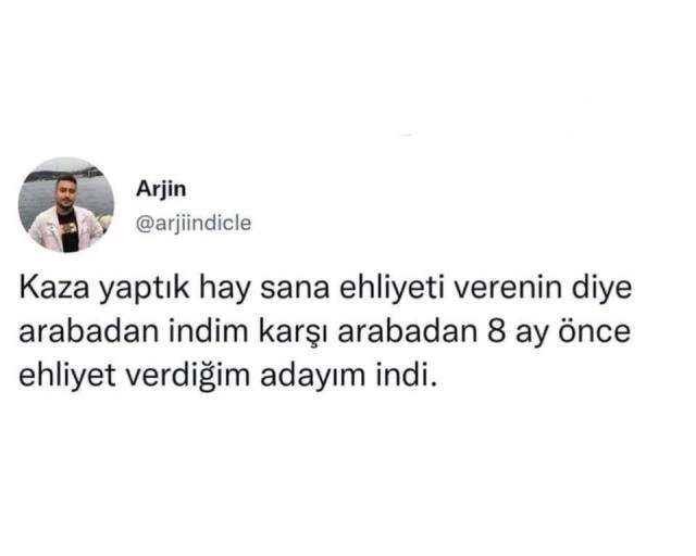 Qəzaya düşən sürücü qarşısındakı maşının sahibini görəndə təəccübləndi — FOTO Qəzaya düşən sürücü qarşısındakı maşının sahibini görəndə təəccübləndi — FOTO