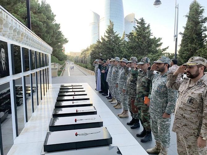 İran hərbi nümayəndə heyəti Şəhidlər xiyabanında — FOTOLAR