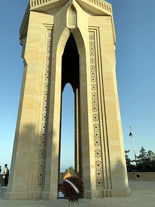 İran hərbi nümayəndə heyəti Şəhidlər xiyabanında — FOTOLAR