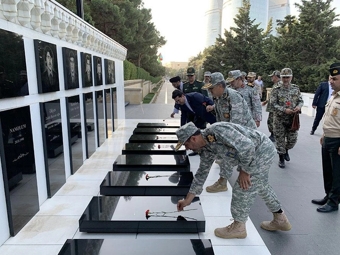 İran hərbi nümayəndə heyəti Şəhidlər xiyabanında — FOTOLAR