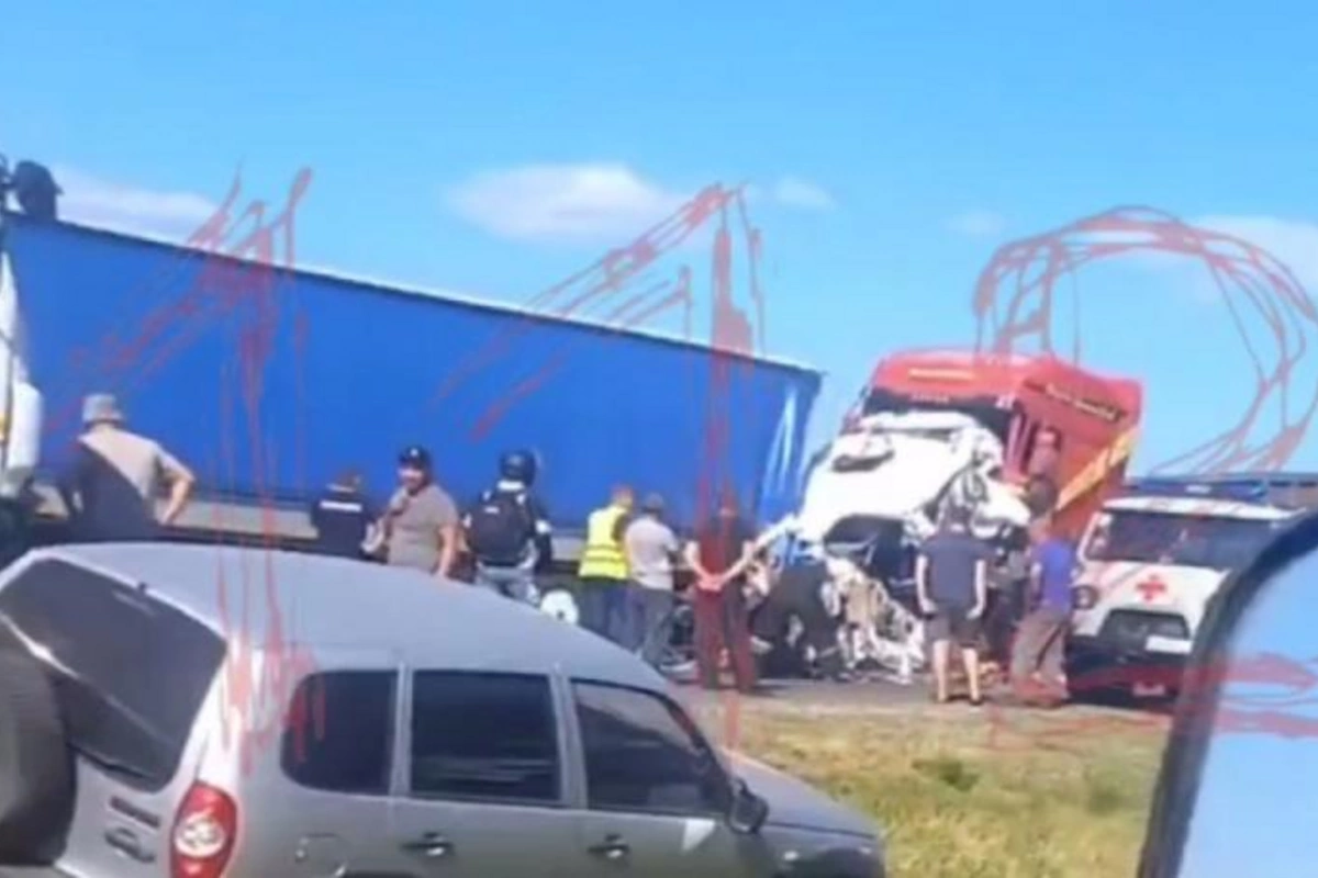 Rusiyada ağır yol qəzası: 15 nəfər öldü
