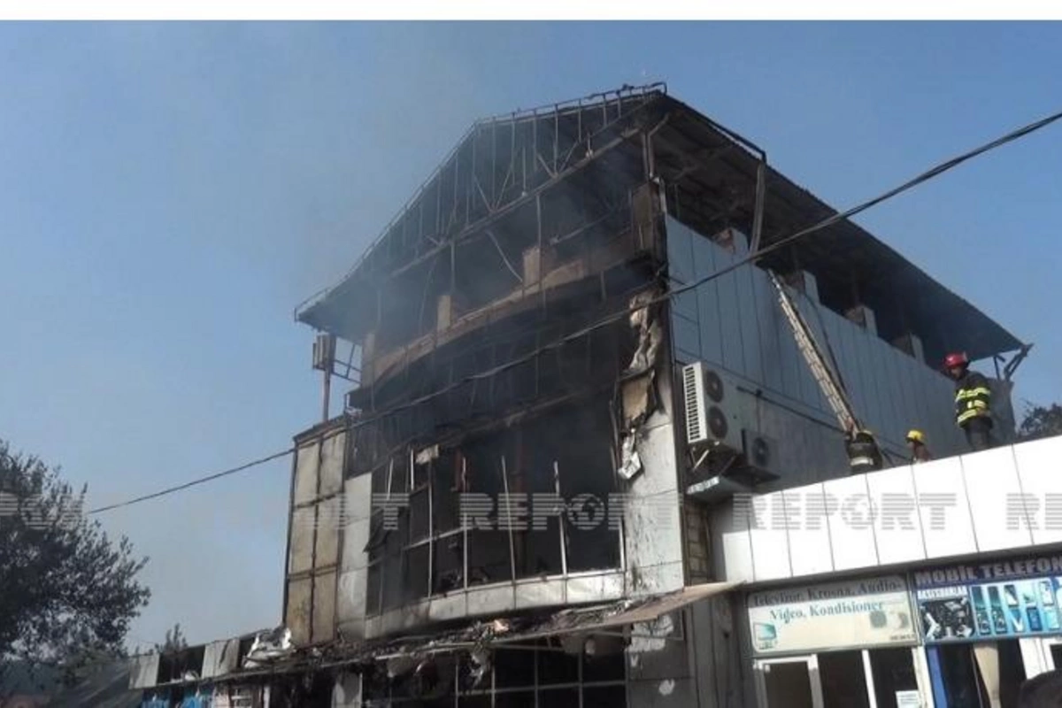 Cəlilabadda bazarla birlikdə 3 mərtəbəli restoran da yanıb