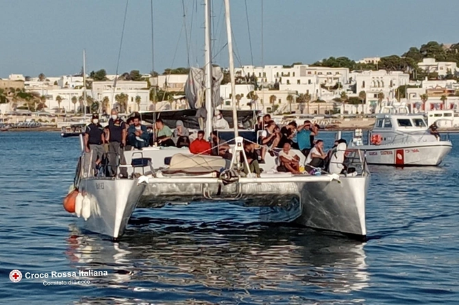İtaliyada azyaşlı azərbaycanlı miqrant xilas edilib — FOTO İtaliyada azyaşlı azərbaycanlı miqrant xilas edilib — FOTO
