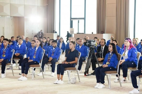 Prezidentlə xanımı İslamiadada uğur qazanmış idmançılarla görüşdü — YENİLƏNİB