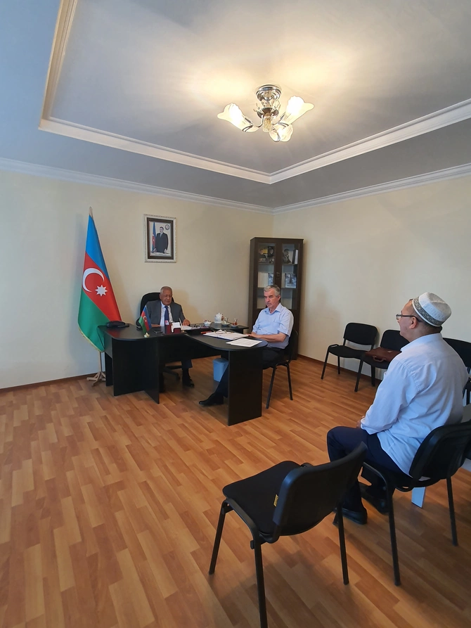Vahid Əhmədov növbəti dəfə seçiciləri ilə görüşdü — FOTOLAR Vahid Əhmədov növbəti dəfə seçiciləri ilə görüşdü — FOTOLAR