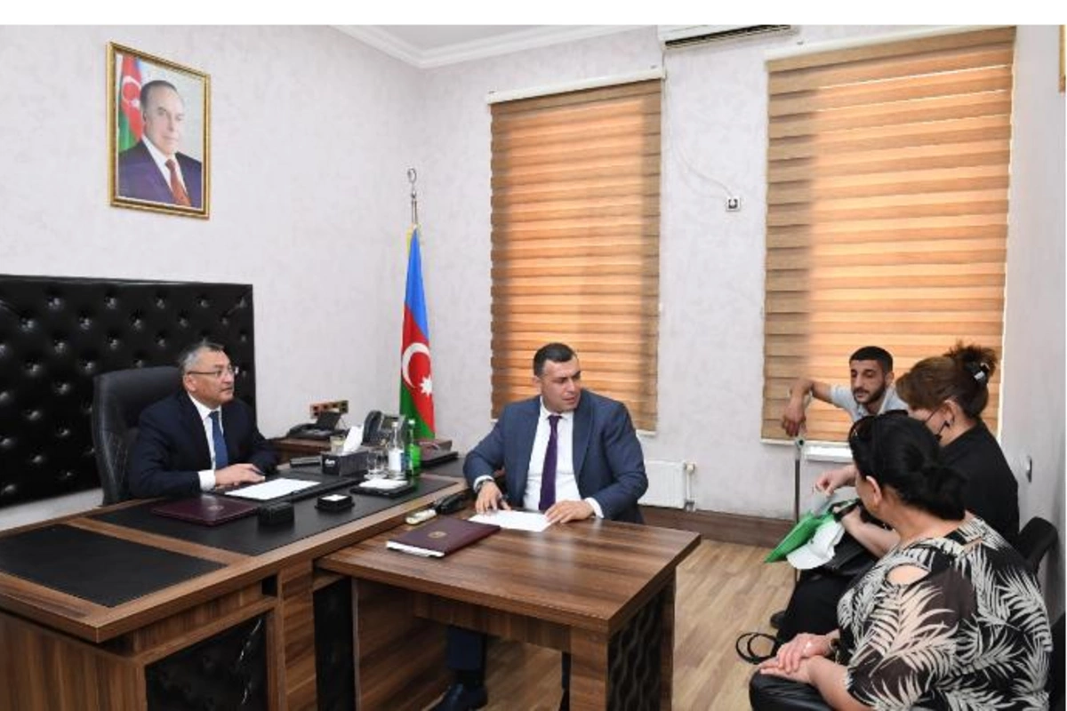 Dövlət Komitəsinin sədri vətəndaşları qəbul etdi — FOTOLAR