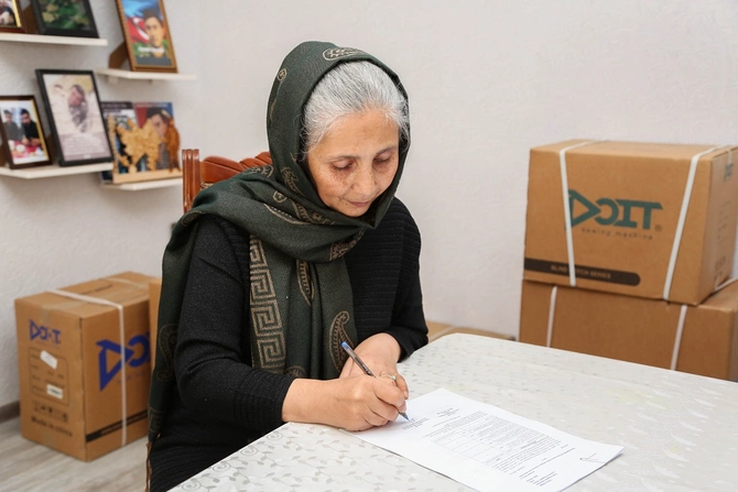 Son bir həftədə 571 şəxsə özünüməşğulluq proqramı üzrə aktivlər verildi — FOTOLAR