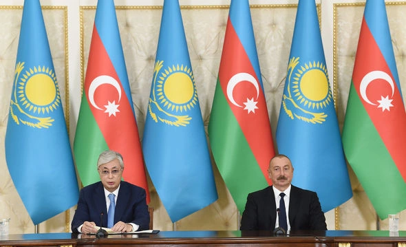 Azərbaycan və Qazaxıstan prezidentləri mətbuata bəyanatlarla çıxış etdilər — FOTOLAR (YENİLƏNİB)