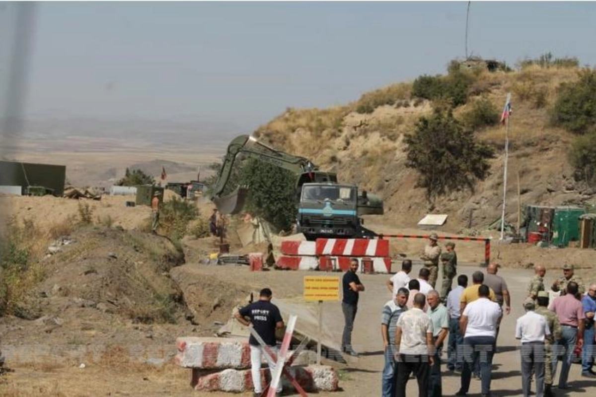 Laçın dəhlizində Rusiya sülhməramlılarının postları sökülür — FOTOLAR