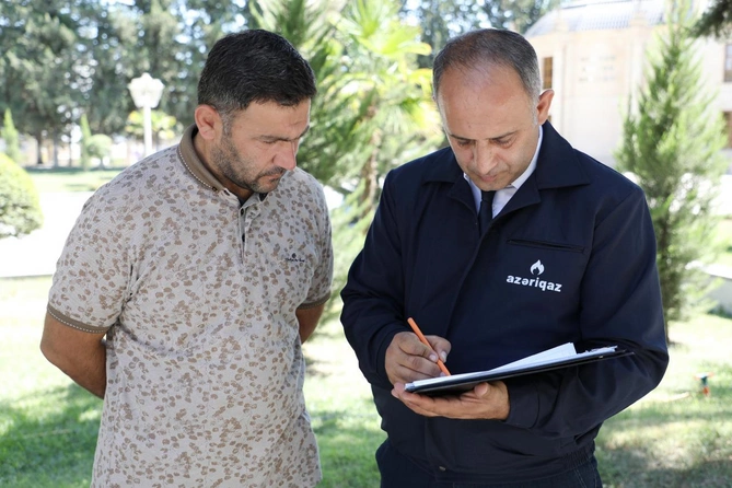 Kürdəmirdə vətəndaşlarla görüş keçirildi — FOTOLAR Kürdəmirdə vətəndaşlarla görüş keçirildi — FOTOLAR