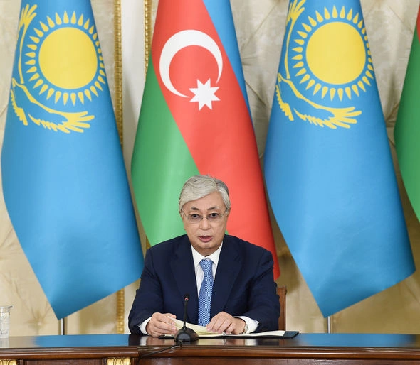 Azərbaycan və Qazaxıstan prezidentləri mətbuata bəyanatlarla çıxış etdilər — FOTOLAR (YENİLƏNİB)