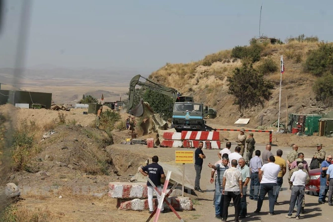 Laçın dəhlizində Rusiya sülhməramlılarının postları sökülür — FOTOLAR Laçın dəhlizində Rusiya sülhməramlılarının postları sökülür — FOTOLAR