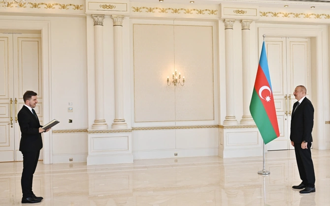 Prezident yeni səfirlərin etimadnamələrini qəbul etdi — FOTOLAR