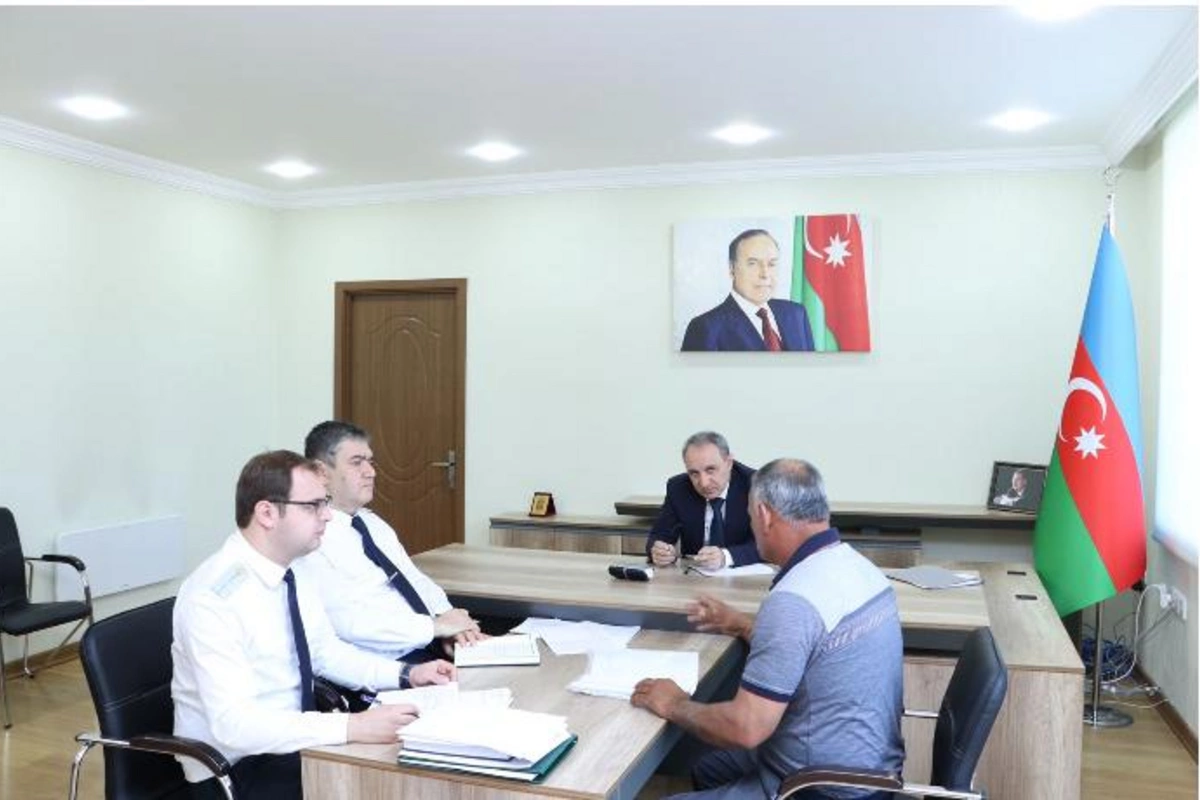 Baş prokuror Şirvan və Hacıqabul sakinlərini qəbul etdi — FOTOLAR
