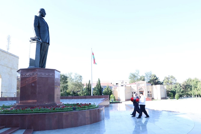 Baş prokuror Şirvan və Hacıqabul sakinlərini qəbul etdi — FOTOLAR