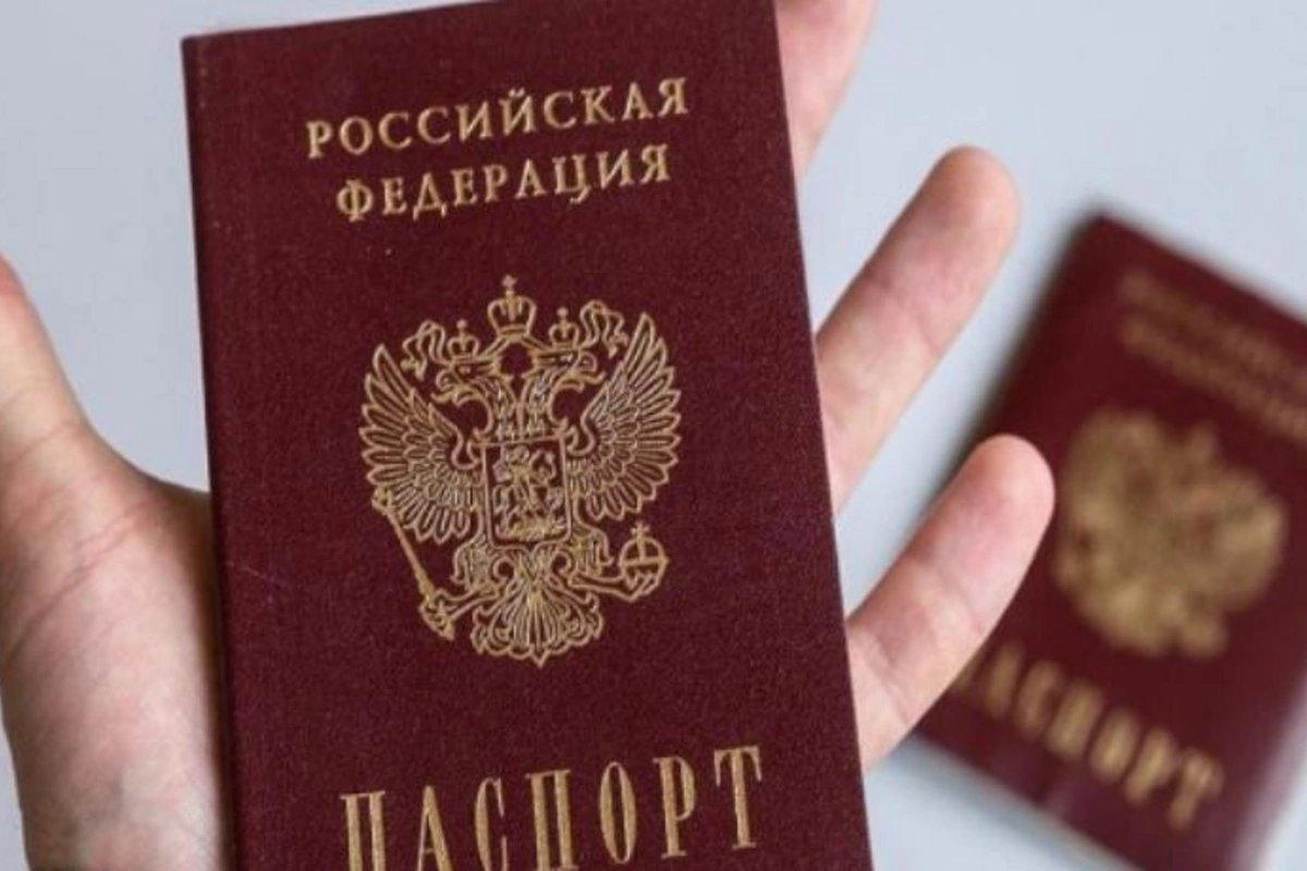 Rusiya bəzi səfirliklərində pasport verilməsini dayandırdı
