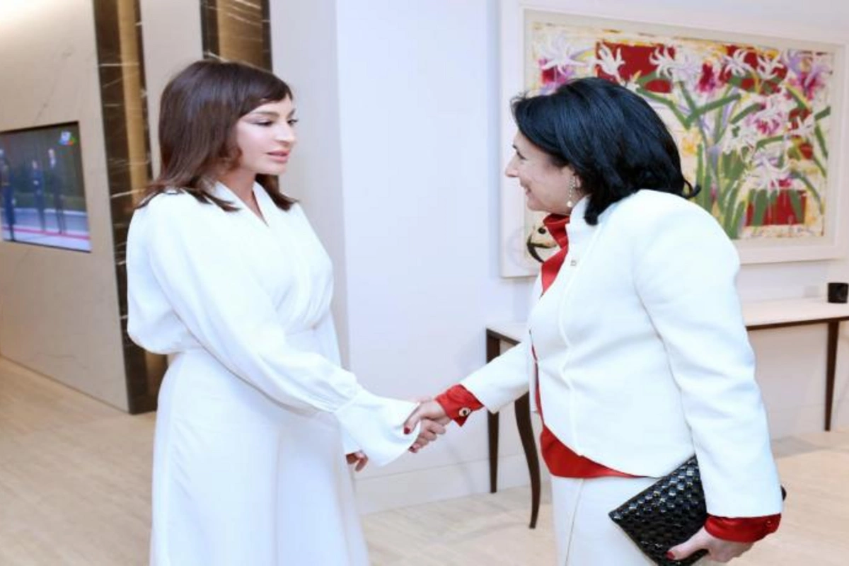 Salome Zurabişvilidən Mehriban Əliyevaya doğum günü təbriki