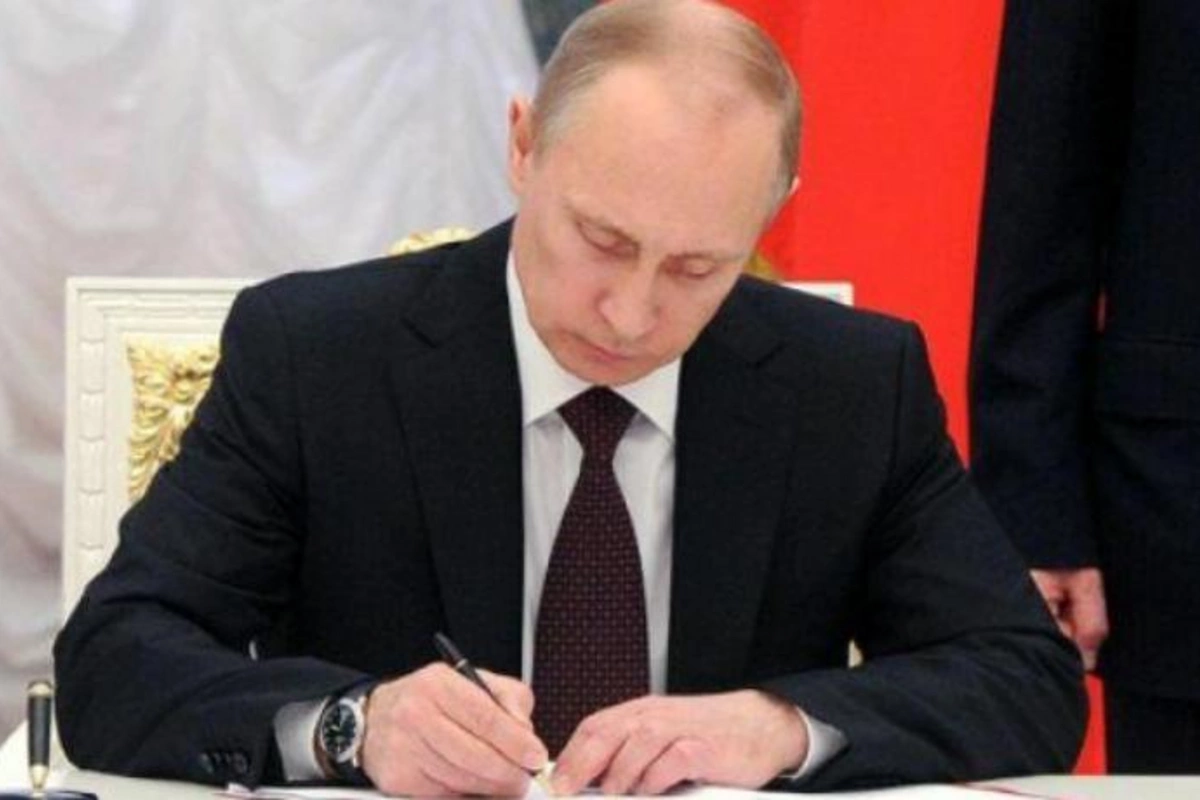 Putin Berdiməhəmmədovla bağlı sərəncam imzaladı