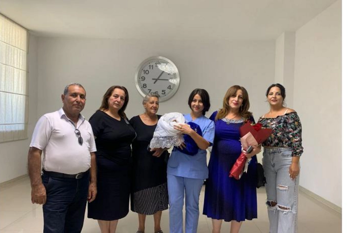 57 yaşlı qadın 15 ildən sonra ana oldu — FOTO