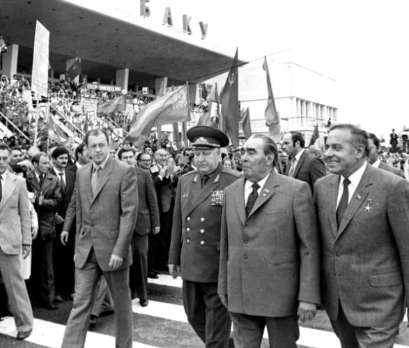 “Brejnev və Andropov Heydər Əliyevi SSRİ-nin Baş naziri təyin etmək istəyirdi” “Brejnev və Andropov Heydər Əliyevi SSRİ-nin Baş naziri təyin etmək istəyirdi”