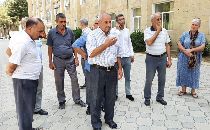 “Açıq mikrofon” Şirvanda quruldu — FOTOLAR “Açıq mikrofon” Şirvanda quruldu — FOTOLAR