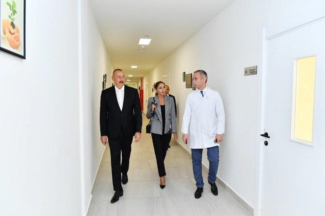 İlham Əliyev və Mehriban Əliyeva “Grand-Agro İnvitro” MMC-nin müəssisəsi ilə tanış oldu — FOTOLAR