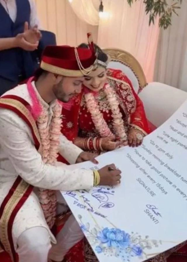 Hindistanlı cütlük nikah müqaviləsi ilə hər kəsi təəccübləndirdi — FOTOLAR