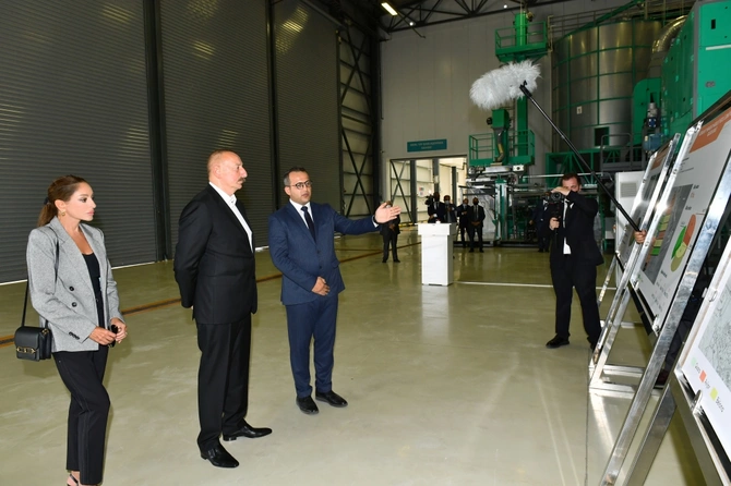 İlham Əliyev və Mehriban Əliyeva “Grand-Agro İnvitro” MMC-nin müəssisəsi ilə tanış oldu — FOTOLAR