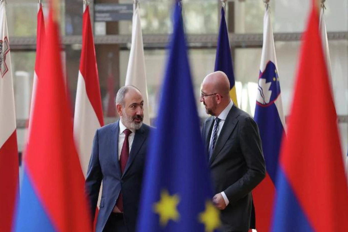 Şarl Mişel Paşinyanla danışdı