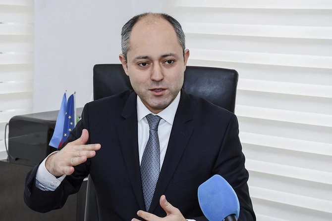 Azərbaycanda rəhbəri FETÖ-yə yaxın olduğu iddia edilən bank bağlanır? — İDDİA