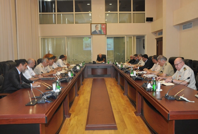 Kəmaləddin Heydərov müşavirə keçirdi, tapşırıqlar verdi — FOTOLAR Kəmaləddin Heydərov müşavirə keçirdi, tapşırıqlar verdi — FOTOLAR