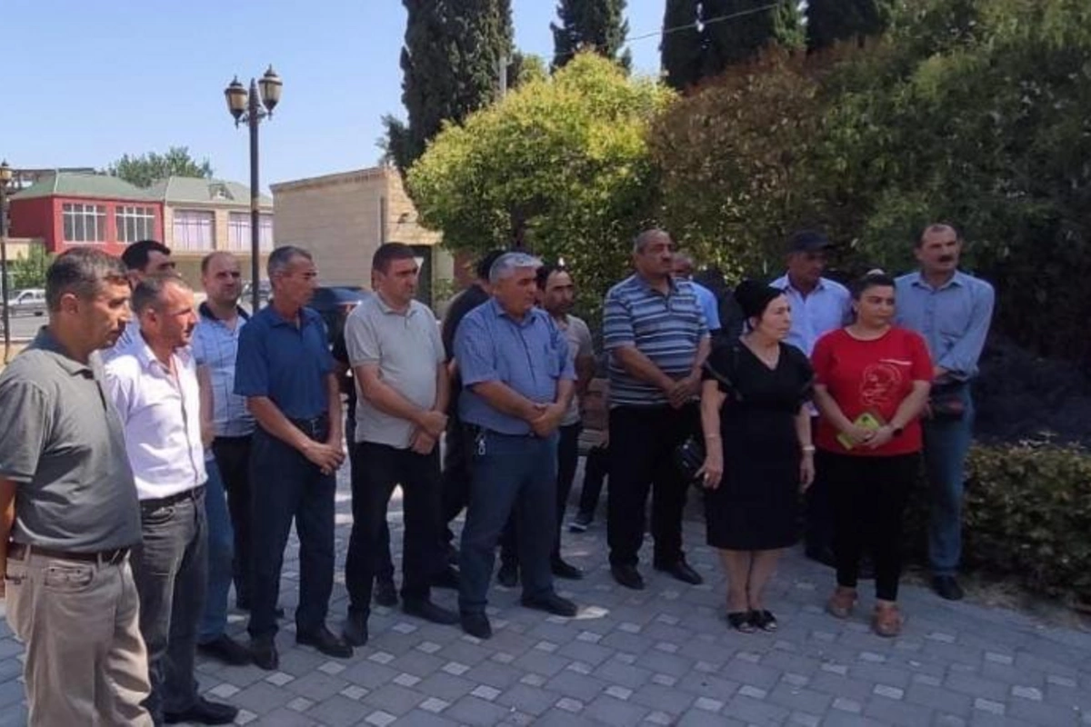 Qazaxda “Açıq mikrofon”a səsləndirilən müraciətlər bunlar oldu — FOTO