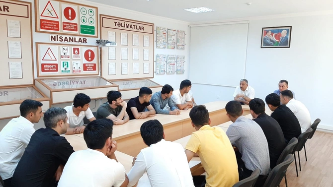 Gənc fəhlələr istehsalat təcrübəsinə cəlb olundular — FOTOLAR