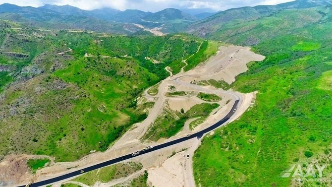 Ermənilərin masasında Azərbaycan bayrağı — Rusiya XƏBƏRDAR ETDİ Ermənilərin masasında Azərbaycan bayrağı — Rusiya XƏBƏRDAR ETDİ