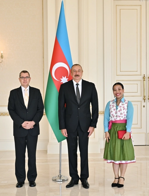 Prezident Avstriyanın yeni səfirinin etimadnaməsini qəbul etdi — YENİLƏNİB Prezident Avstriyanın yeni səfirinin etimadnaməsini qəbul etdi — YENİLƏNİB
