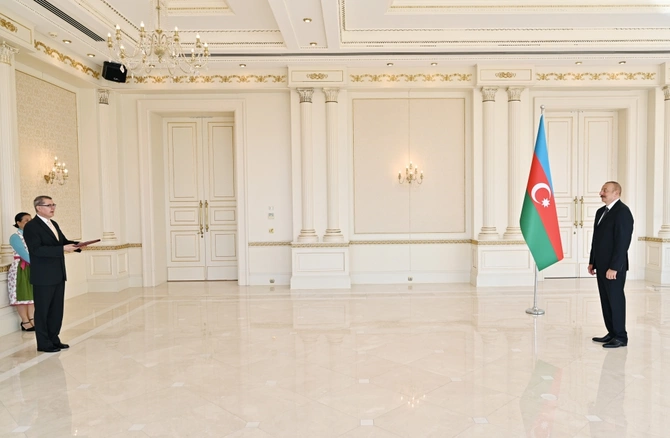 Prezident Avstriyanın yeni səfirinin etimadnaməsini qəbul etdi — YENİLƏNİB Prezident Avstriyanın yeni səfirinin etimadnaməsini qəbul etdi — YENİLƏNİB