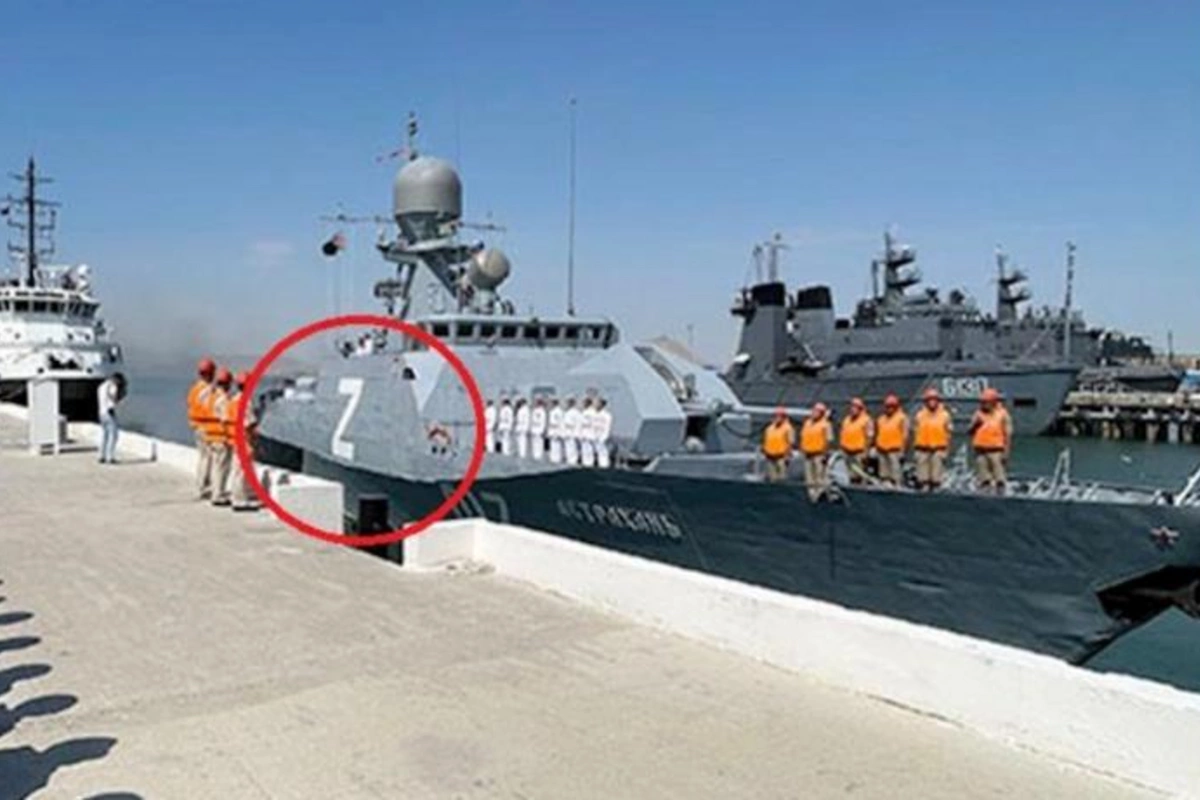 Üzərində “Z” işarəsi olan rus gəmisi Bakıya gəldi: MN yaydığı fotonu sildi — FOTOLAR