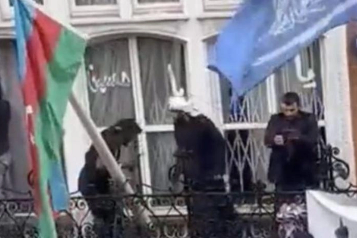Günahkar Londondur, yoxsa Tehran?