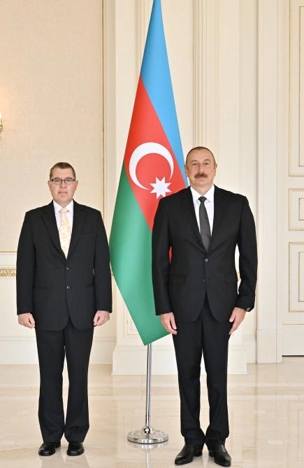 Prezident Avstriyanın yeni səfirinin etimadnaməsini qəbul etdi — YENİLƏNİB Prezident Avstriyanın yeni səfirinin etimadnaməsini qəbul etdi — YENİLƏNİB