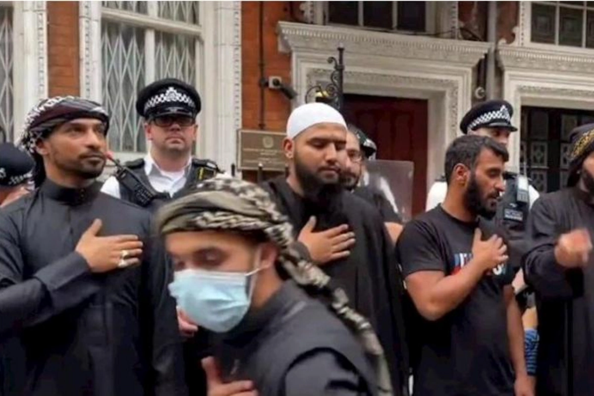 Polis Londondakı səfirliyimizə girənlərə niyə müdaxilə etməyib? — VİDEO
