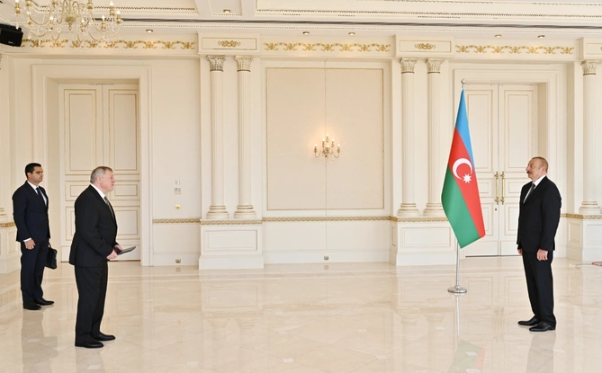 İlham Əliyev Slovakiyanın yeni səfirinin etimadnaməsini qəbul etdi — YENİLƏNİB
