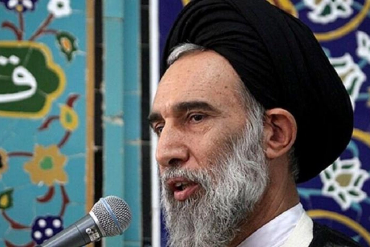 İsfahanın cümə imamı: Amerika silah almaq üçün bir gün bizə yalvaracaq
