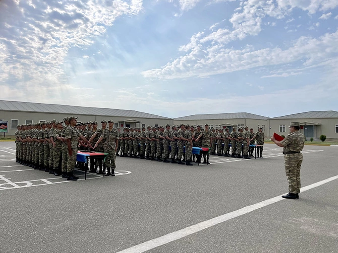 Gənc əsgərlərin andiçmə mərasimləri keçirildi — FOTOLAR Gənc əsgərlərin andiçmə mərasimləri keçirildi — FOTOLAR