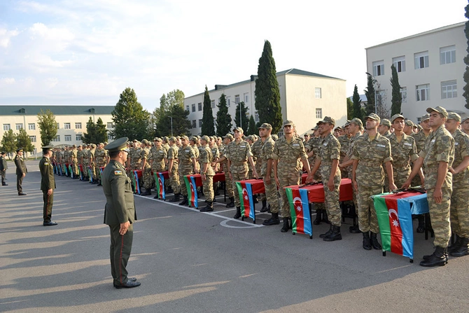 Gənc əsgərlərin andiçmə mərasimləri keçirildi — FOTOLAR Gənc əsgərlərin andiçmə mərasimləri keçirildi — FOTOLAR