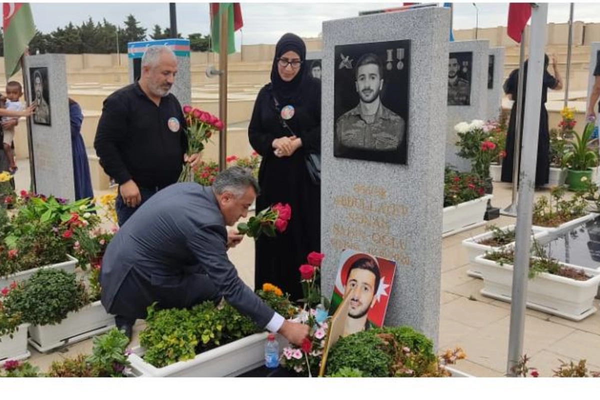 Abdin Fərzəliyev şəhidlərin məzarını ziyarət etdi — FOTOLAR